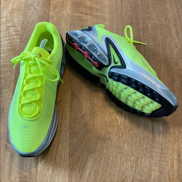 Nike Air Max DN in Volt and Black - Picture 5 of 7